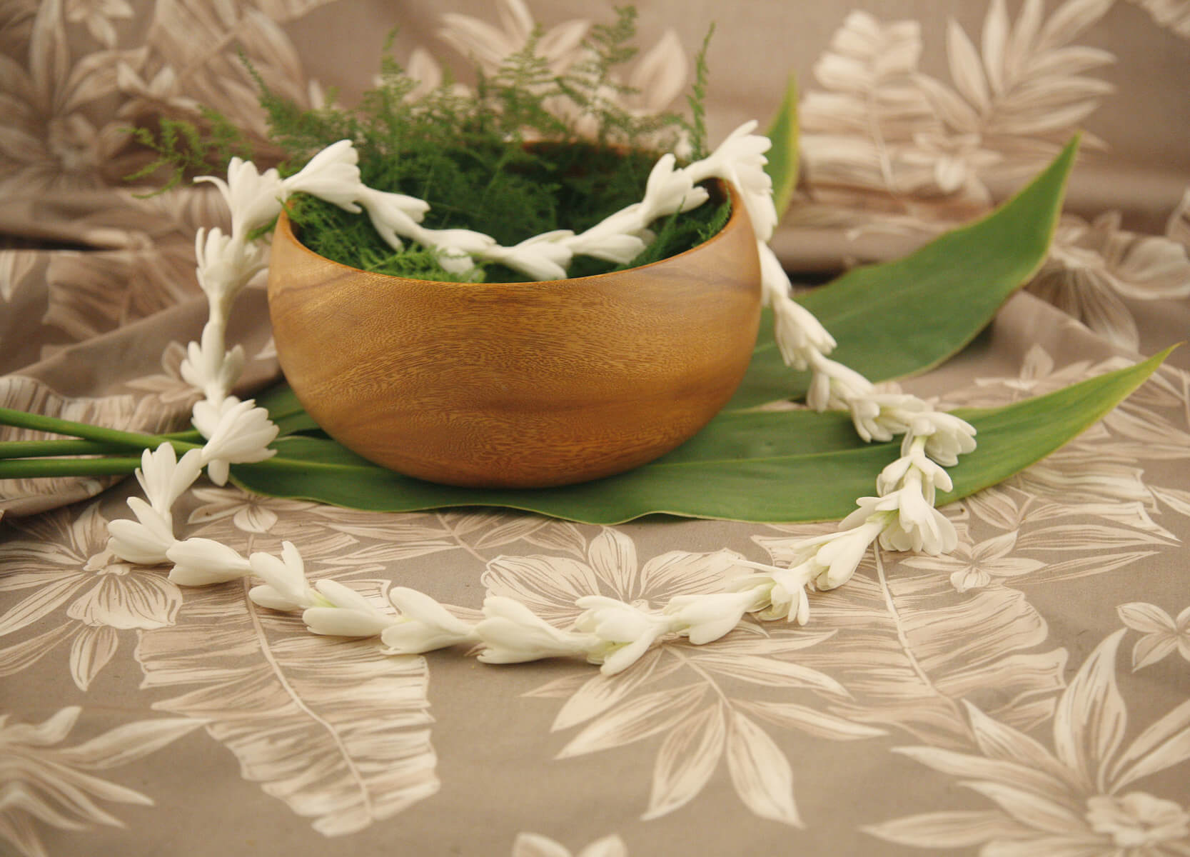 single tuberose lei