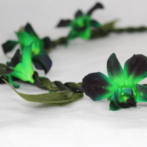 Ti Leaf with Orchid Green Lei